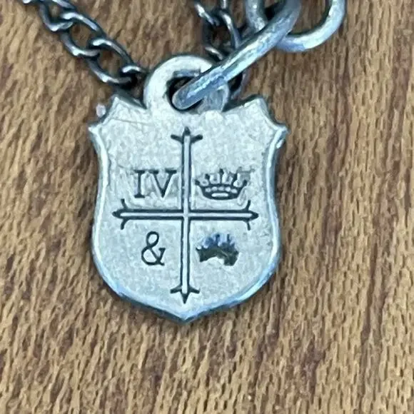 Queen Elizabeth II 1966 2 Pence Australian Coin Necklace Coat Of Arms Charm - Picture 3 of 5